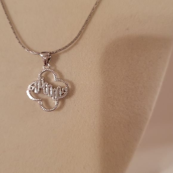 18k White Gold Plated Necklace with Pendant - Picture 2 of 4